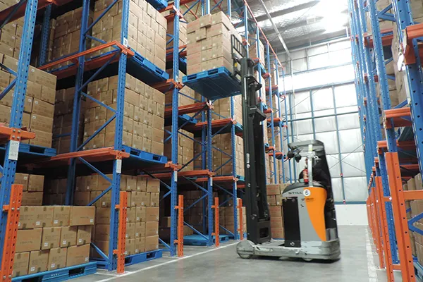 Drive in pallet racking