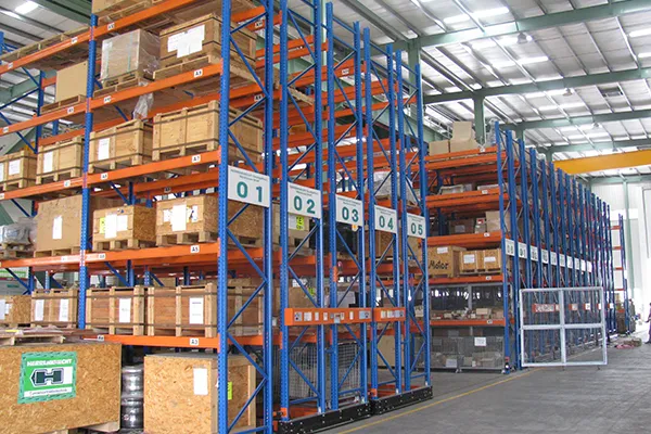 Mobile shelving