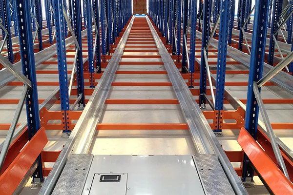 Radio shuttle racking system