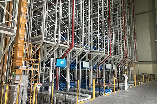 Stacker crane warehouse