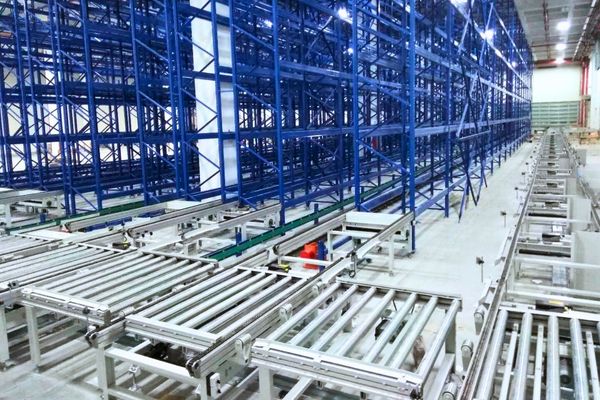 pallet conveyor handing system