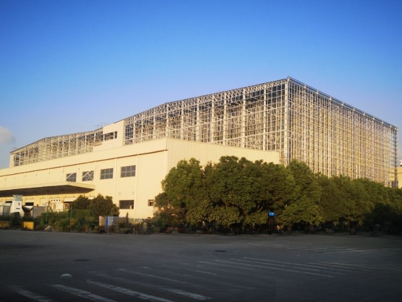 Rack supported building