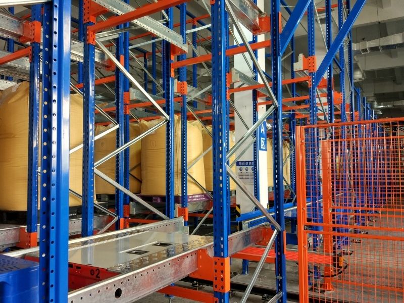 Shuttle & stacker crane racking system