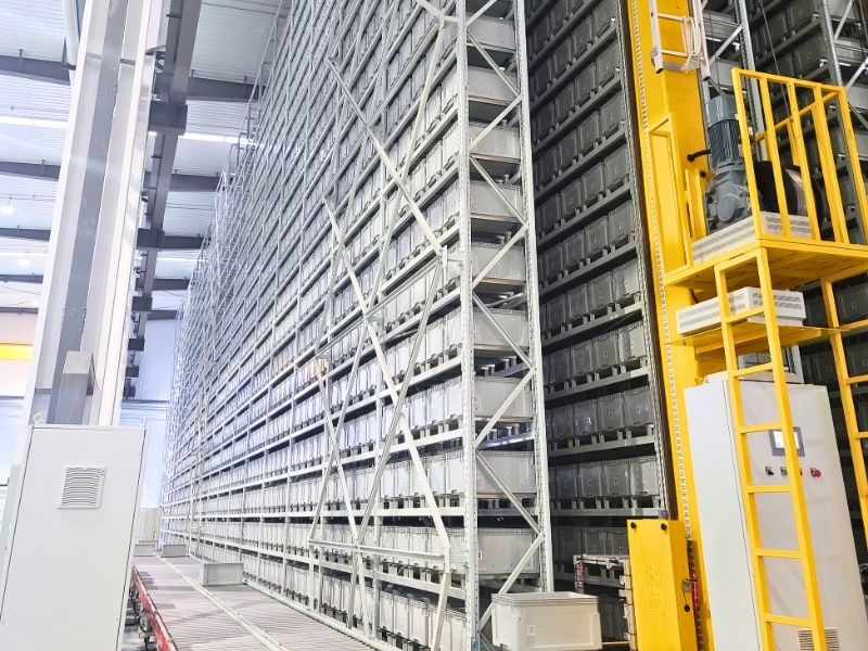 Stacker Cranes for Totes