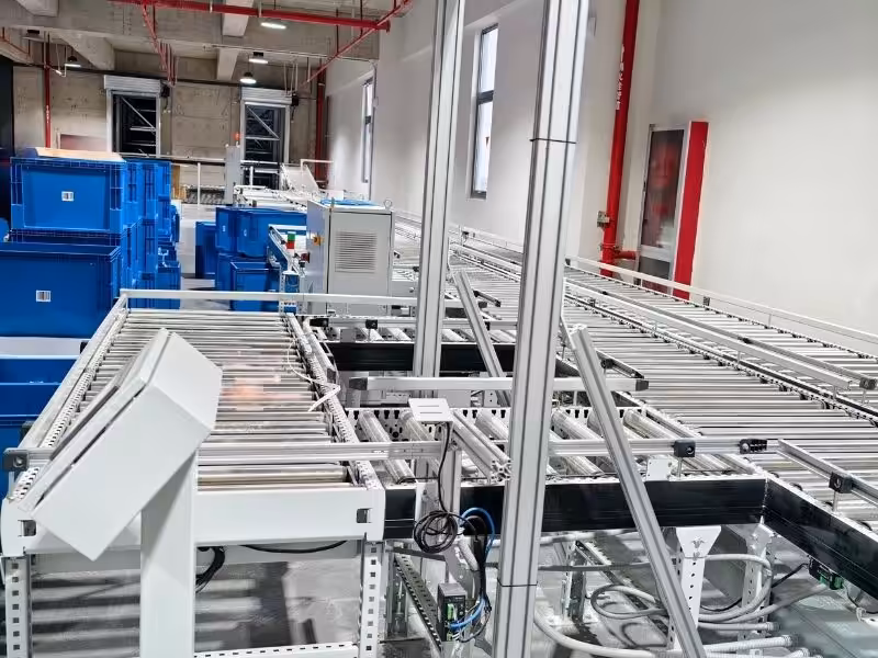 Sorting conveyor line