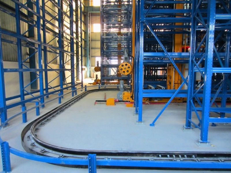 U-turn Stacker Crane