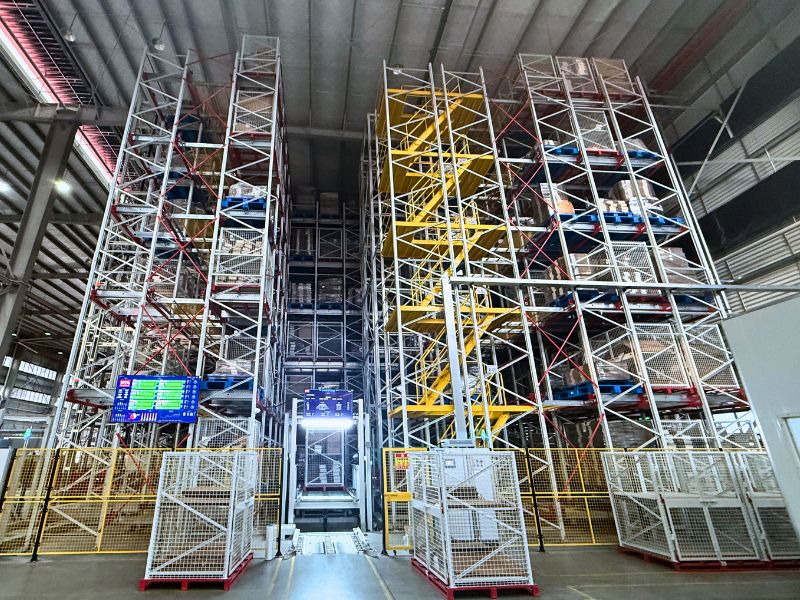 4 Way Shuttle Warehouse Transformation