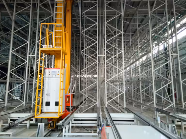 Stacker Crane Warehouse