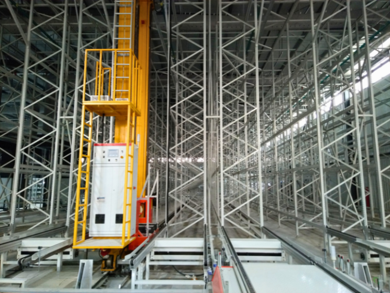 Stacker Crane Warehouse