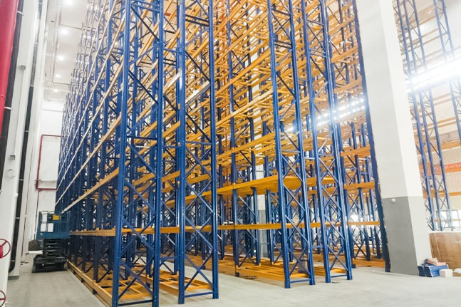Very-Narrow-Aisle-Racking-HUAYIDE