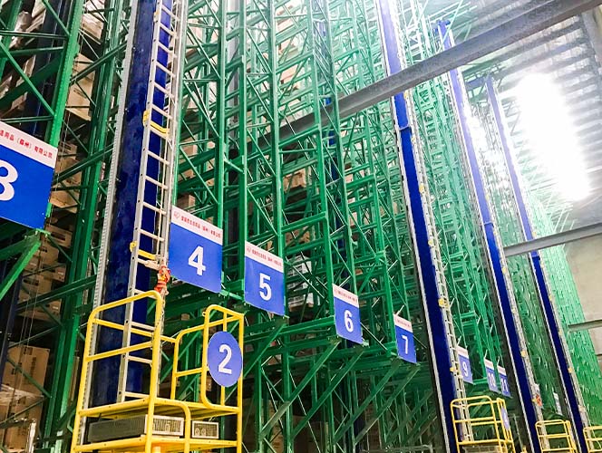 AS/RS automated warehouse with high-bay racking and stacker crane